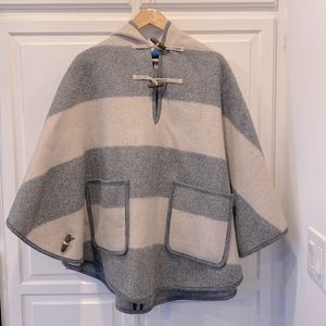 Woolen poncho M.I.H Jeans brand. 88% wool.